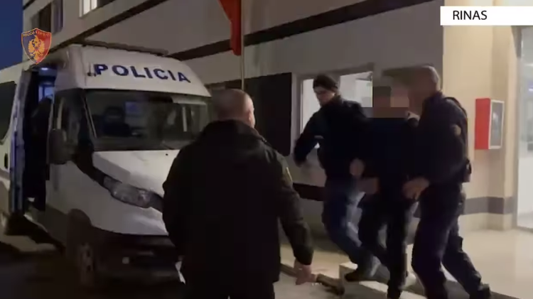 Skema e mashtrimit me TVSH në Gjirokastër, ekstradohet italiani (VIDEO)