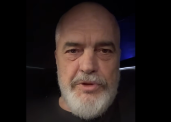 Rama krahason Bashën me Koçin e teto Ollgës: Të zgjodhën për dhëndër, po nuk ngjiti (VIDEO)