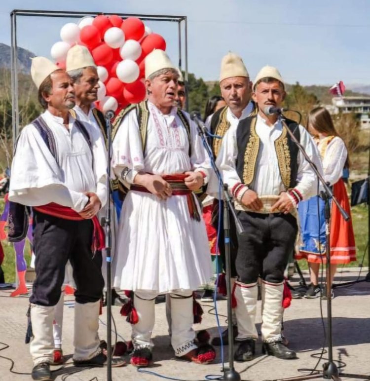 Shoqëria Kulturore Artistike Folklorike “Gurra e Picarit”