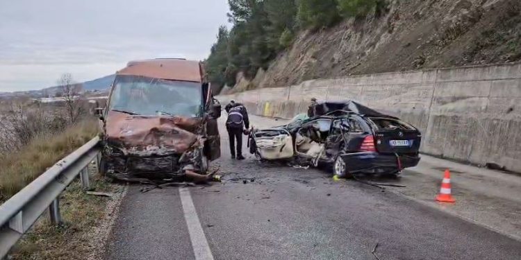 Aksident tragjik, vdesin nënë e bir, 5 të plagosur