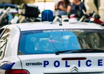 Dy të plagosur dhe disa të arrestuar, si degradoi sherri te familja shqiptare në Kretë