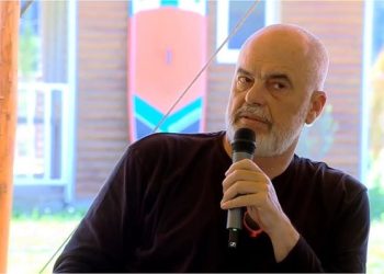 “Gjysma e burrave çyrykë!” Rama në Përmet: Bëjnë moral dhe habiten pse po shkojmë në drejtimin e duhur! Është një metaforë