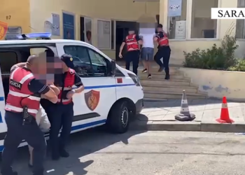Qëlloi me thikë gruan, arrestohet 55-vjeçari në Sarandë