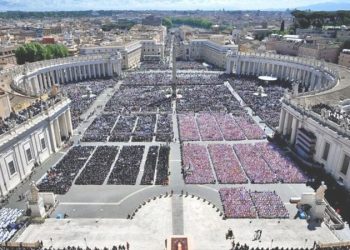 Pesë momente historike nga varrimi i Papa Françeskut