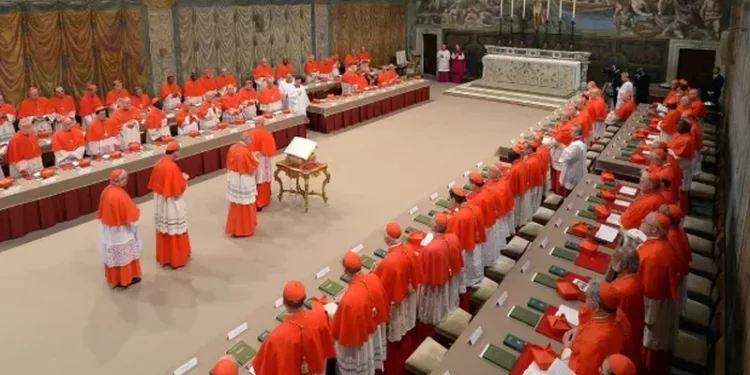 Prapaskenat e Konklavës: Misteret e kardinalëve që zgjedhin Papën e ri