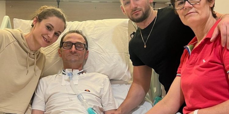 Itali/ Kolegët dhurojnë ditët e tyre të pushimit për shqiptarin e sëmurë