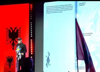 Rama: Me pasaportën e BE, motrave dhe vëllezërve në Greqi do t’iu njihen automatikisht vitet e punës