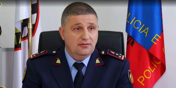 Tentoi të ikte me vrap, SPAK arreston shefin i qarkullimit rrugor në Tiranë dhe dy zyrtarë të tjerë