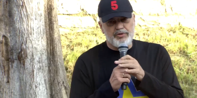 Rama: Edhe Papa rahmet pastë thoshte se me gratë punët bëhen më mirë