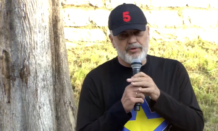 Rama: Edhe Papa rahmet pastë thoshte se me gratë punët bëhen më mirë