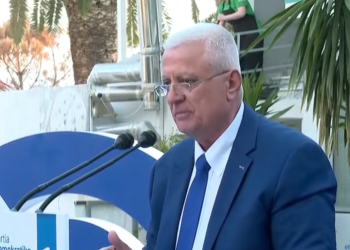 Kryetari i PD Sarandë: Zoti na ka ndihmuar që na ka dhënë Sali Berishën, i lutemi çdo ditë të na shërojë plagët