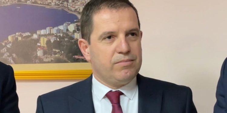 E shkarkuan nga detyra, reagon drejtuesi i Prokurorisë së Sarandës: Botë e mallkuar, plot me rezilë!