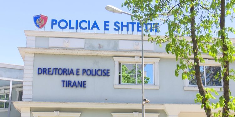 Thirrje për ndihmë/ Gjendet një fëmijë i mitur, policia: Familjarët të na kontaktojnë!
