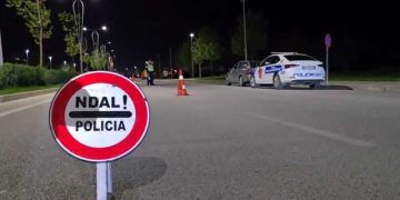 Kontrolle të befasishme në Vlorë, disa të shoqëruar