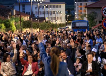 Me Piro Dhimën dhe Anila Dhimitrin, Kumbaro mbyll fushatën në Përmet e Këlcyrë