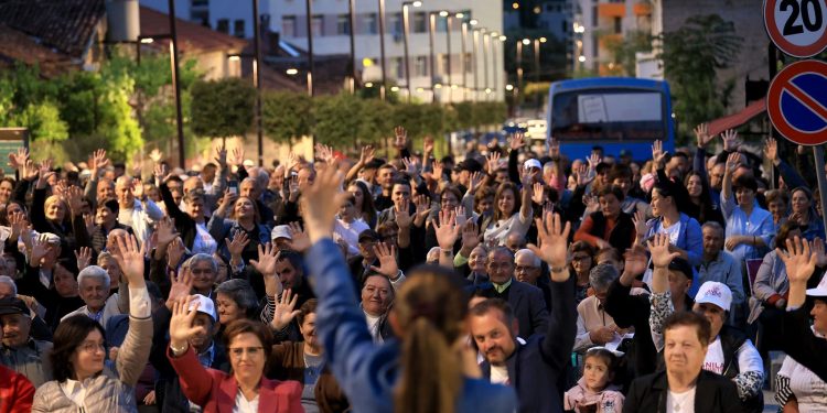 Me Piro Dhimën dhe Anila Dhimitrin, Kumbaro mbyll fushatën në Përmet e Këlcyrë