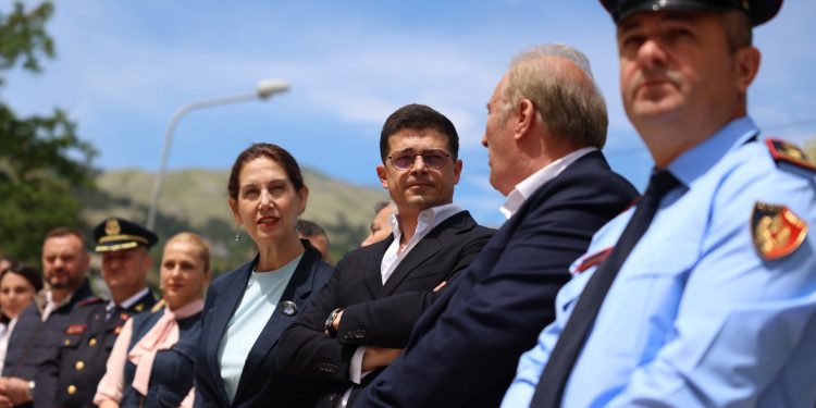 Gjirokastër/ Autoritetet simulojnë zjarrin në shkollë, Vengu: Synojmë ndërgjegjësimin e nxënësve e popullatës