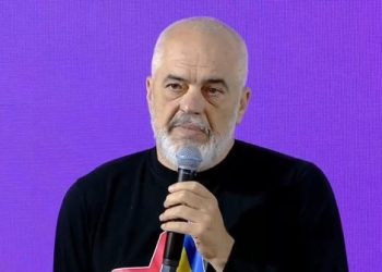 Rama: Shumë shpejt do të ketë fluturime nga aeroporti i Gjirokastrës!