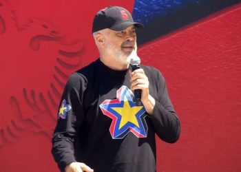 Vota e diasporës/ Rama nga Gjirokastra: Në Greqi u bë një mish mash, por shkoni merrni zarfin