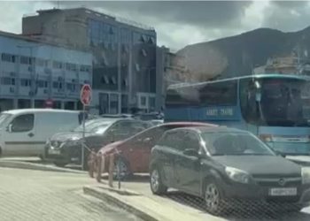 Igumenicë/ Ndalohet me dy klandestinë shqiptarë te autobusi i linjës Sarandë-Athinë