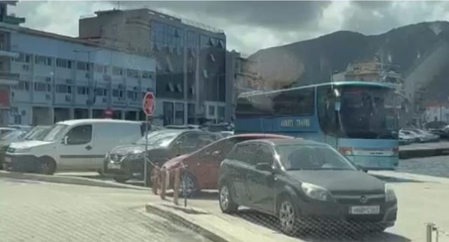 Igumenicë/ Ndalohet me dy klandestinë shqiptarë te autobusi i linjës Sarandë-Athinë