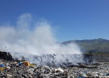 Zjarr te fusha e plehrave në Libohovë