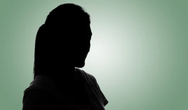 “Më ndërhyn në jetën private”/ Akuza mes grave, njëra nën hetim