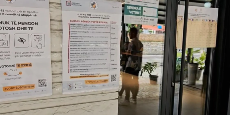 Nuk nis votimi në dy qendra të Finiqit, komisionerët s’kishin tërhequr materialet
