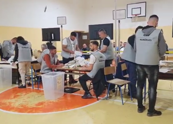 Nis numërimi i votave në Këlcyrë (VIDEO)