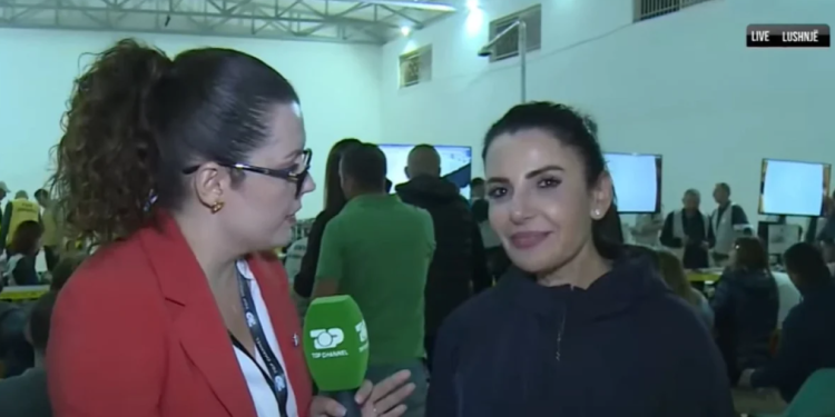 Belinda Balluku duket e kënaqur me Fierin: Presim mandatin e 11-të