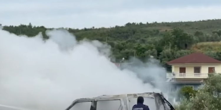 Makina merr flakë në ecje, dyshimet e para