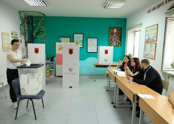 Dështon mbledhja në KQZ, s’ka shtyrje të orarit për votimin në Vlorë