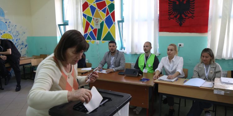 Ka nisur pa problem votimi në qarkun Gjirokastër, mbi 7 mijë votues më pak se katër vite më parë