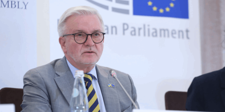 Vëzhguesi i OSBE/ODIHR: Shqipëria nuk futet në BE kështu siç është sot