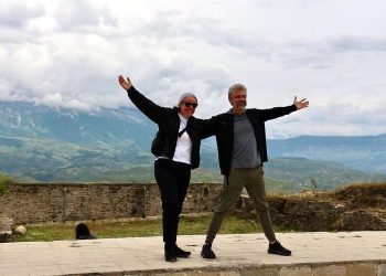 Hollywood zbarkon në Gjirokastër (FOTO)