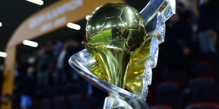 Në kërkim të “timonierëve”, elita në “ajër”, 4 skuadra pa trajnerë