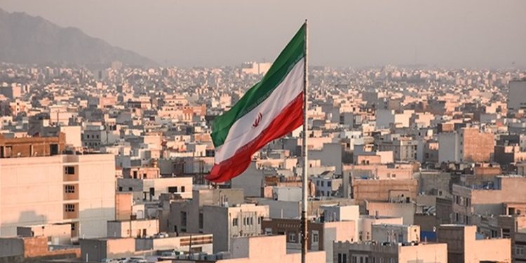 Irani rihap hapësirën ajrore për fluturime ndërkombëtare