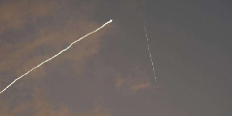 Tensionet në Lindjen e Mesme, hapet hapësira ajrore në Izrael