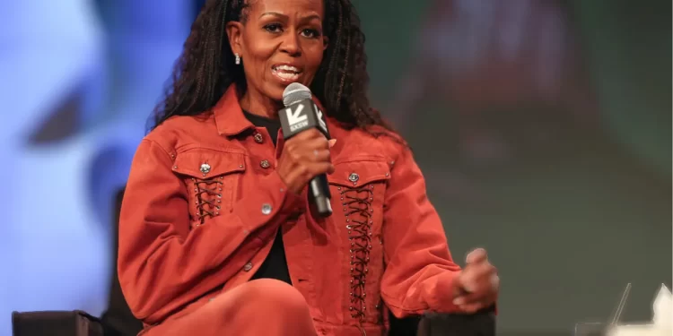 Michelle Obama rindez thashethemet për divorc me Barack Obama