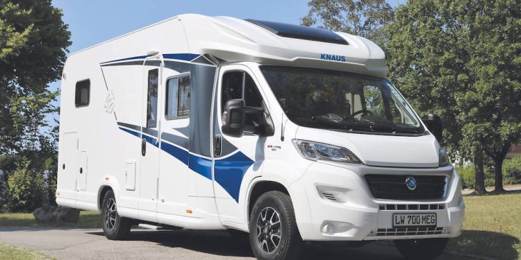 Me drogë në makinë, ndalohet çifti i turistëve francezë në Përmet