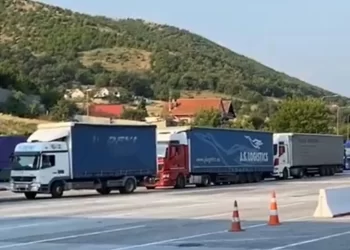 Sezoni turistik, ja kufizimi për qarkullimin e mjeteve të rënda nëpër rrugë