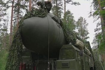 Rrezik për sigurinë globale, gjenden 1 mijë fuçi me mbetje bërthamore në Atlantik