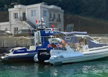 E goditi helika e skafit, plagoset turisti gjerman në Dhërmi