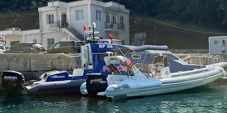 E goditi helika e skafit, plagoset turisti gjerman në Dhërmi