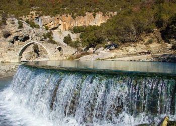 Raporti europian: Shqipëria sërish në vendin e fundit për cilësinë e ujërave të notimit