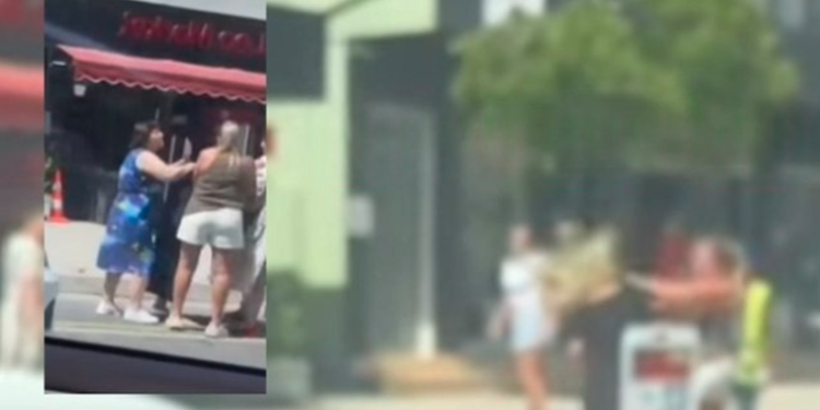 Video/ Sherr mes vajzave në Vlorë, kapen për flokësh për një vend parkimi