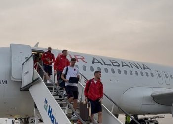 Kombëtarja mbërrin në Riga për ndeshjen ndaj Letonisë