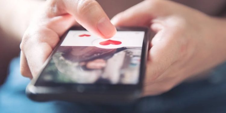 Krijohen zyra për mblesëri online në Shqipëri, pagesa deri në 300 euro për të njohur dikë