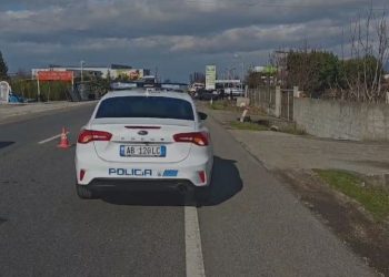 Aksident i rëndë në Durrës, makina i merr jetën të moshuarës