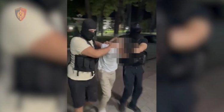 EMRI / Pjesë e një grupi droge në Itali, kapet 23 vjeçari në Vaun e Dejës